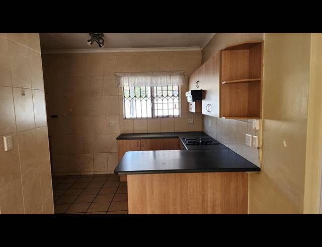 2 BEDROOM TOWNHOUSE FOR SALE IN ANNLIN